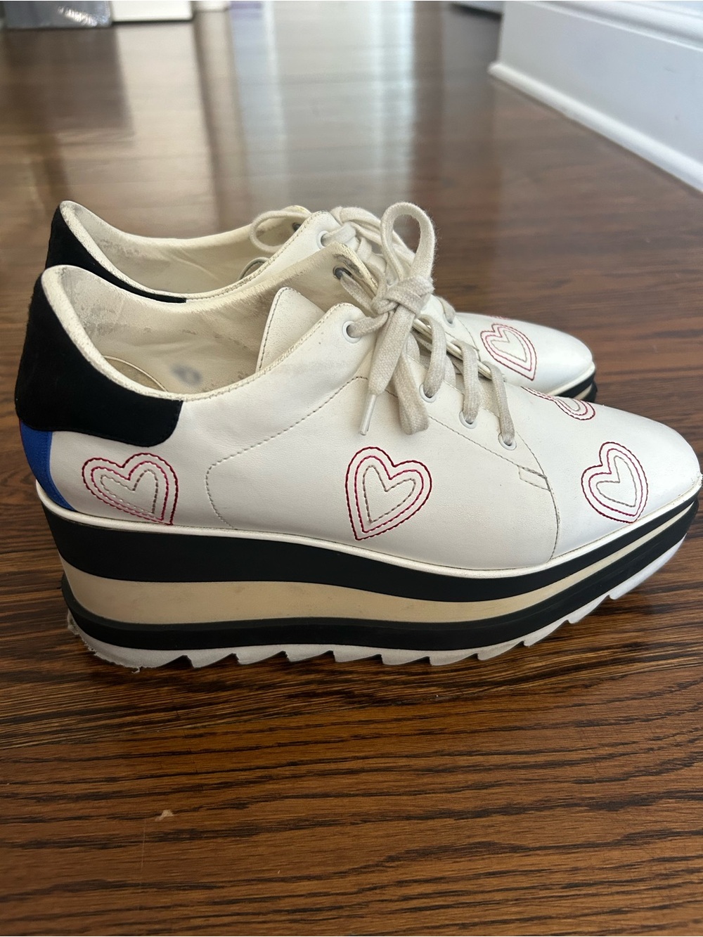 Stella McCartney White Platform Lace-Up Sneakers with Red Heart Accents - Picture 5 of 9